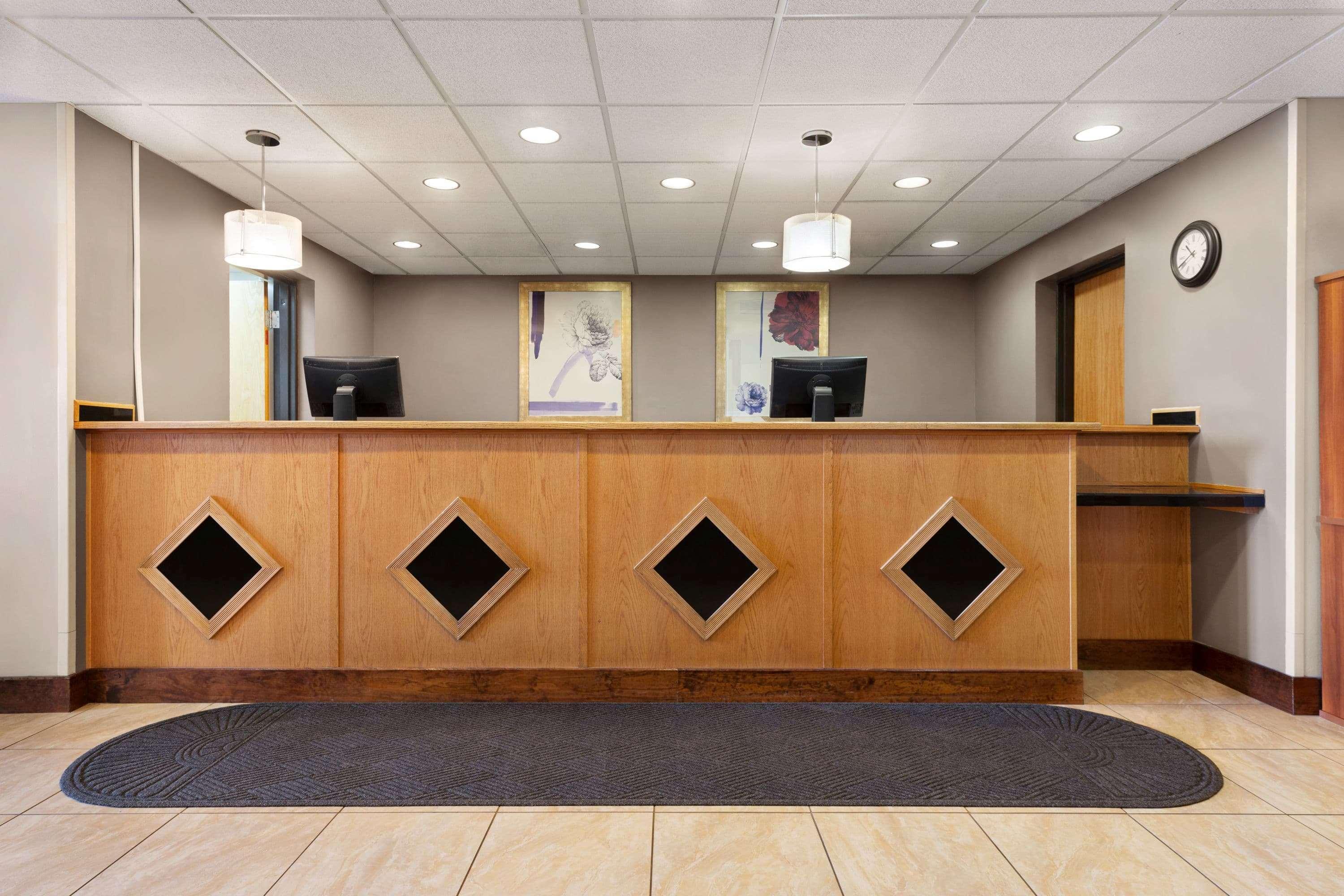 Howard Johnson By Wyndham Billings Buitenkant foto